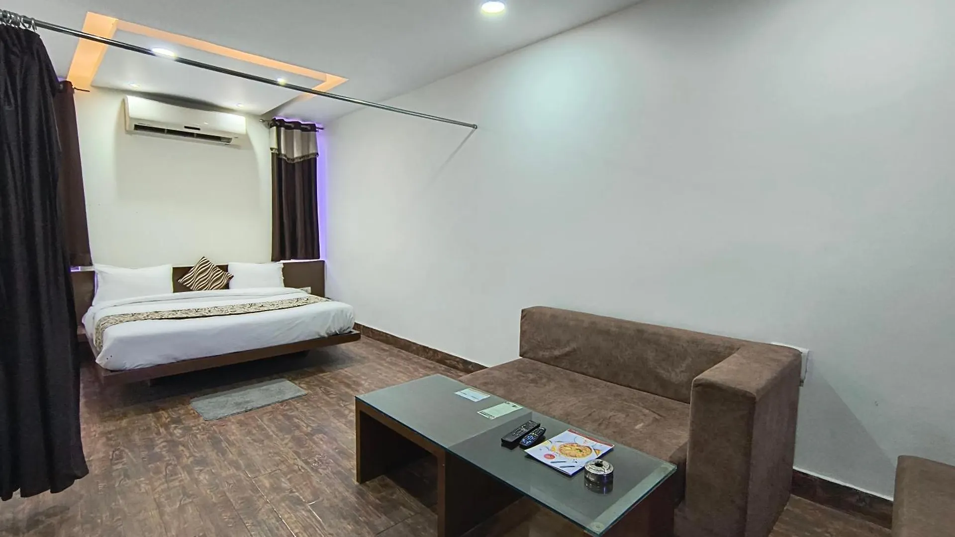 Varanasi Palace - Near Kashi Vishwanath Temple With Parking 4*,  India
