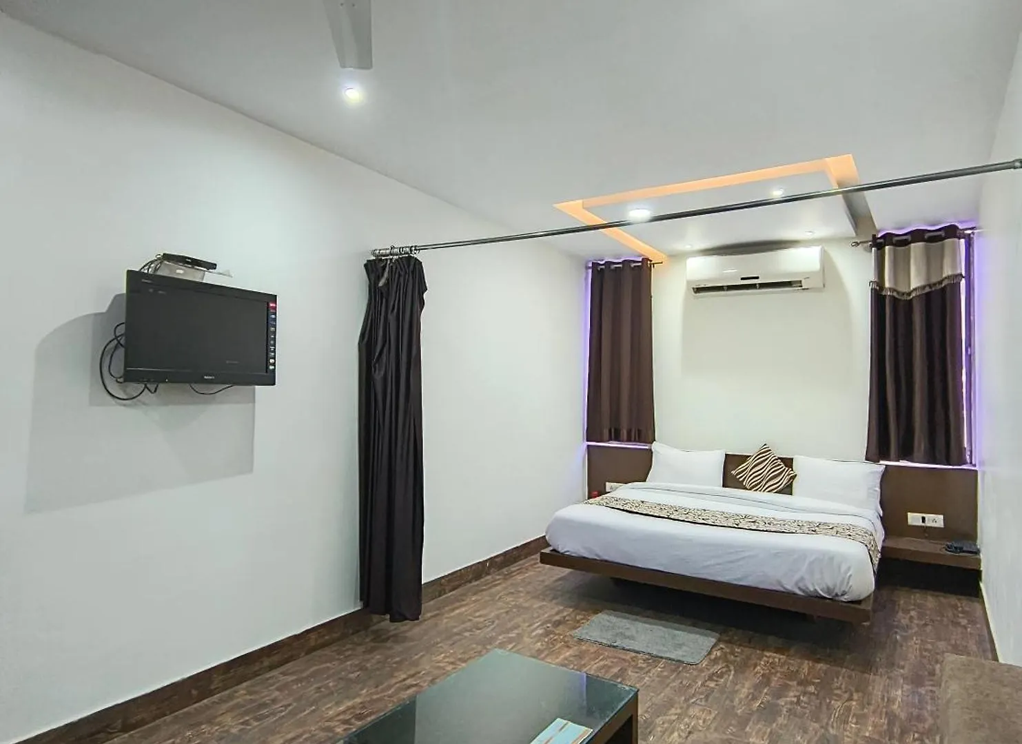 Varanasi Palace - Near Kashi Vishwanath Temple With Parking India